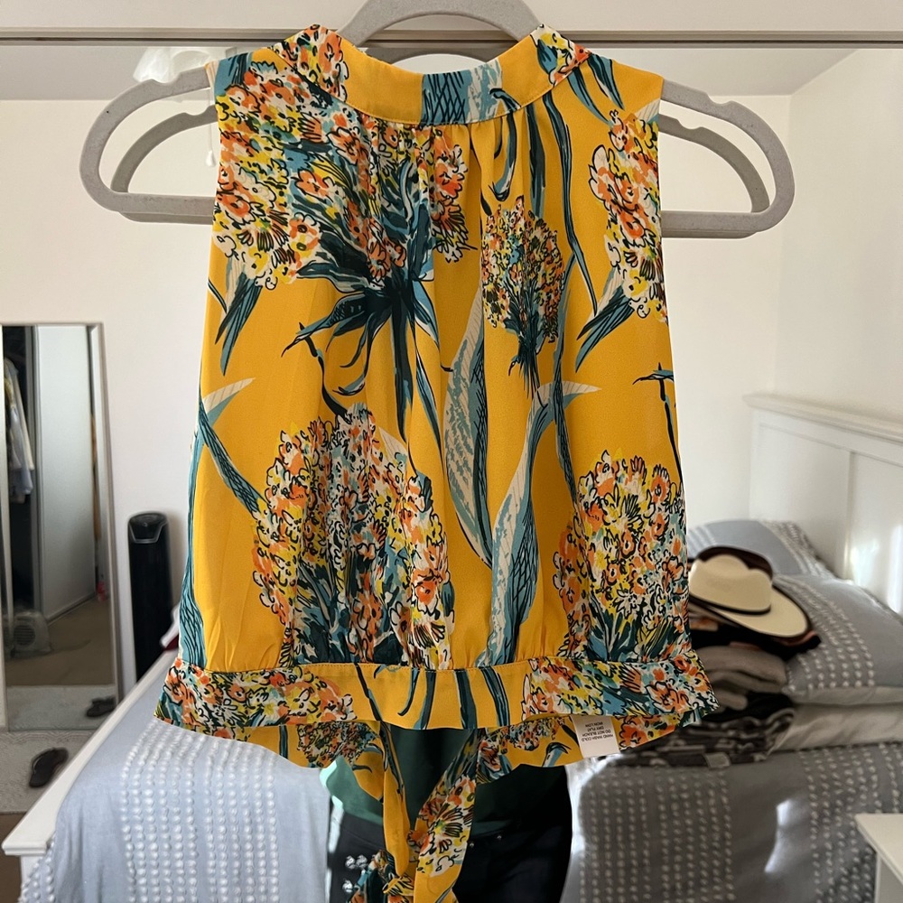 2 piece set 💛 - Picture 3 of 6